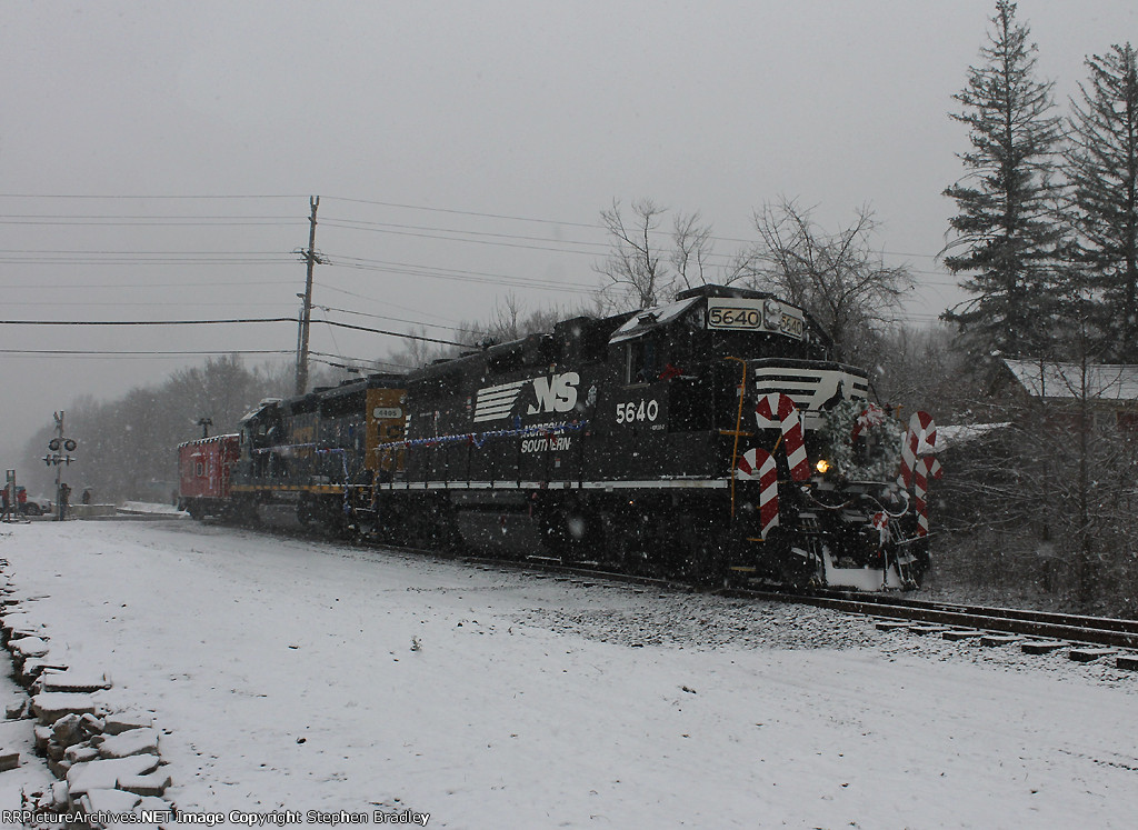 Browns Yard Santa Train